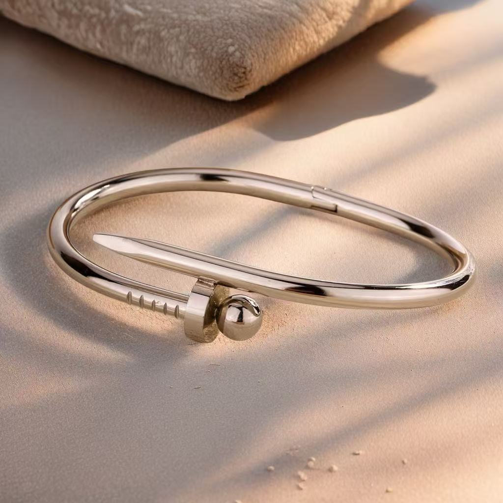 Minimalistic Nail Bracelet Silver