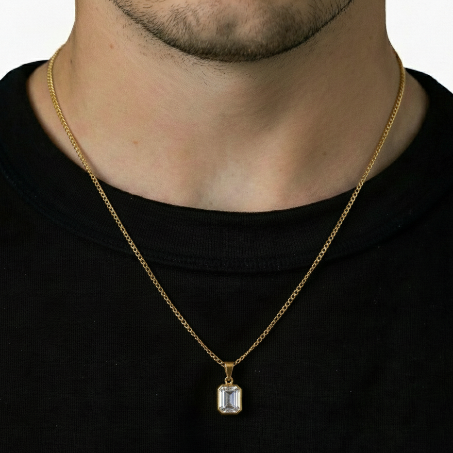 White Gemstone Pendant (18k Gold)