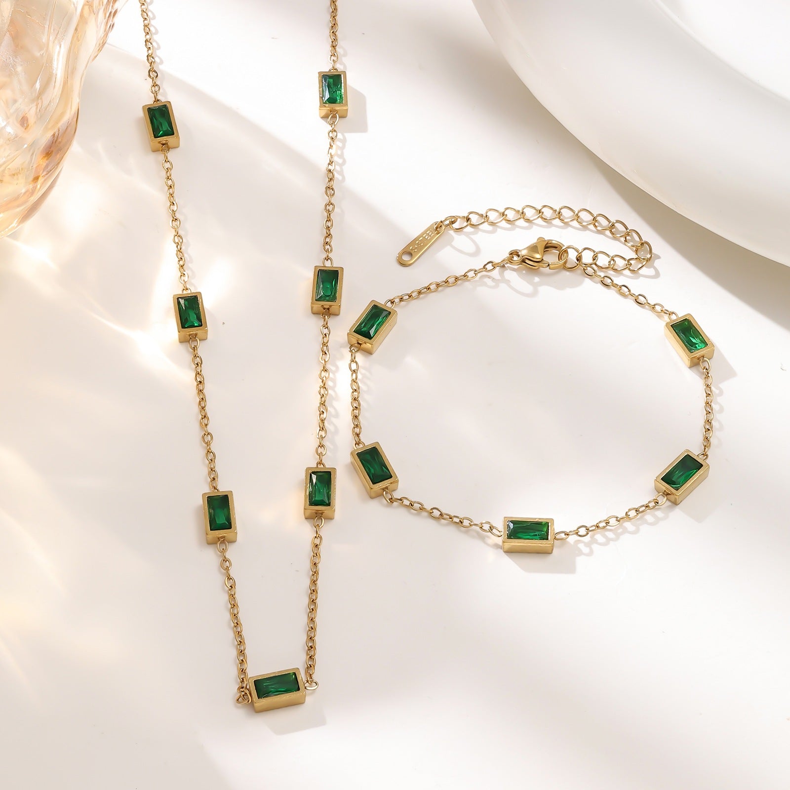 Green Gemstone Bracelet (18k Gold)